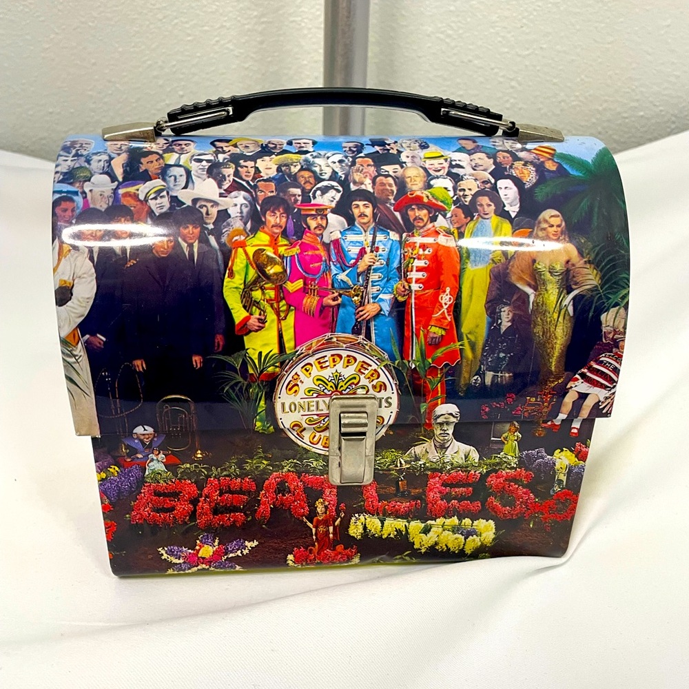 2008 Beatles Sgt Pepper’s Lonely Hearts Club Band collectible metal lunchbox EUC